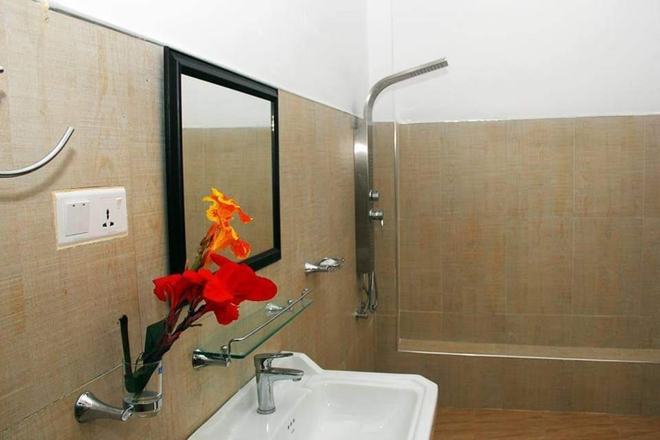 La Montagna Bed & Breakfast Ella Bagian luar foto