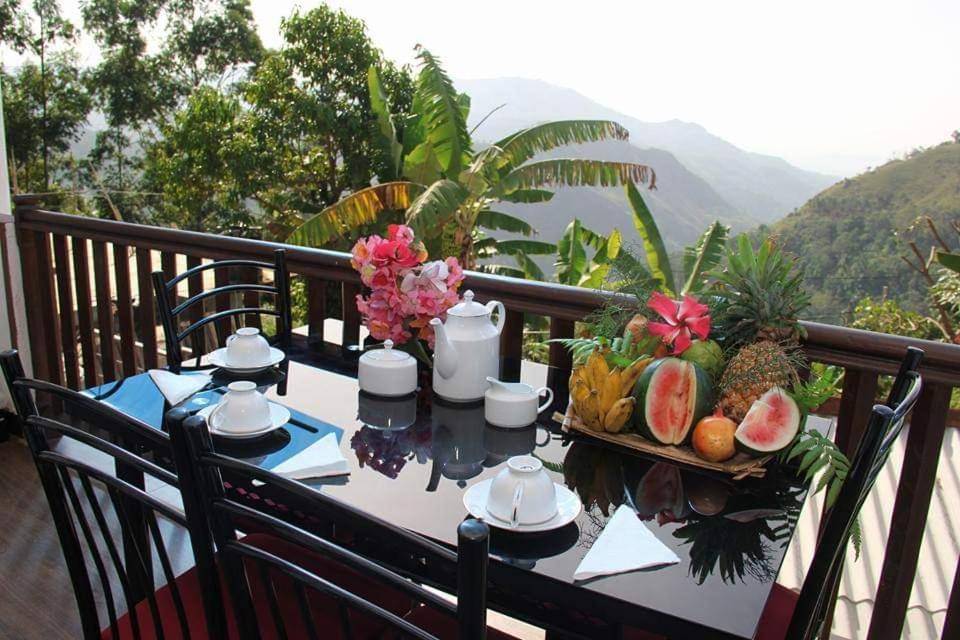 La Montagna Bed & Breakfast Ella Bagian luar foto