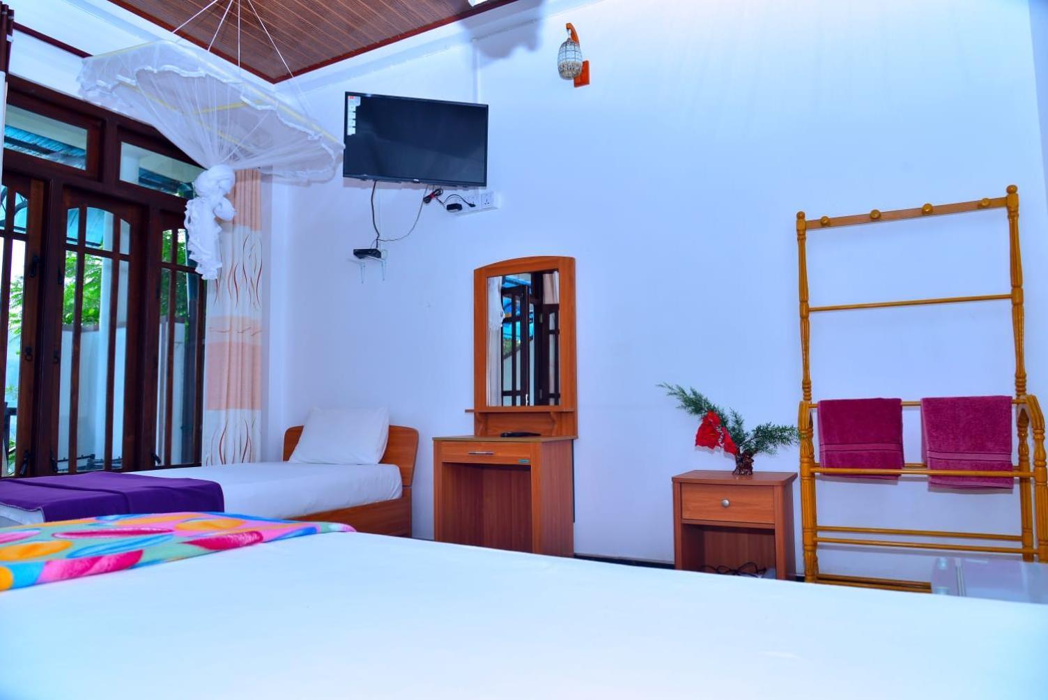 La Montagna Bed & Breakfast Ella Bagian luar foto