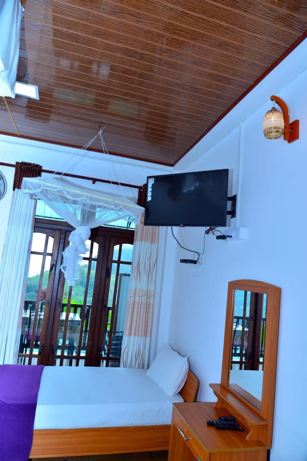 La Montagna Bed & Breakfast Ella Bagian luar foto