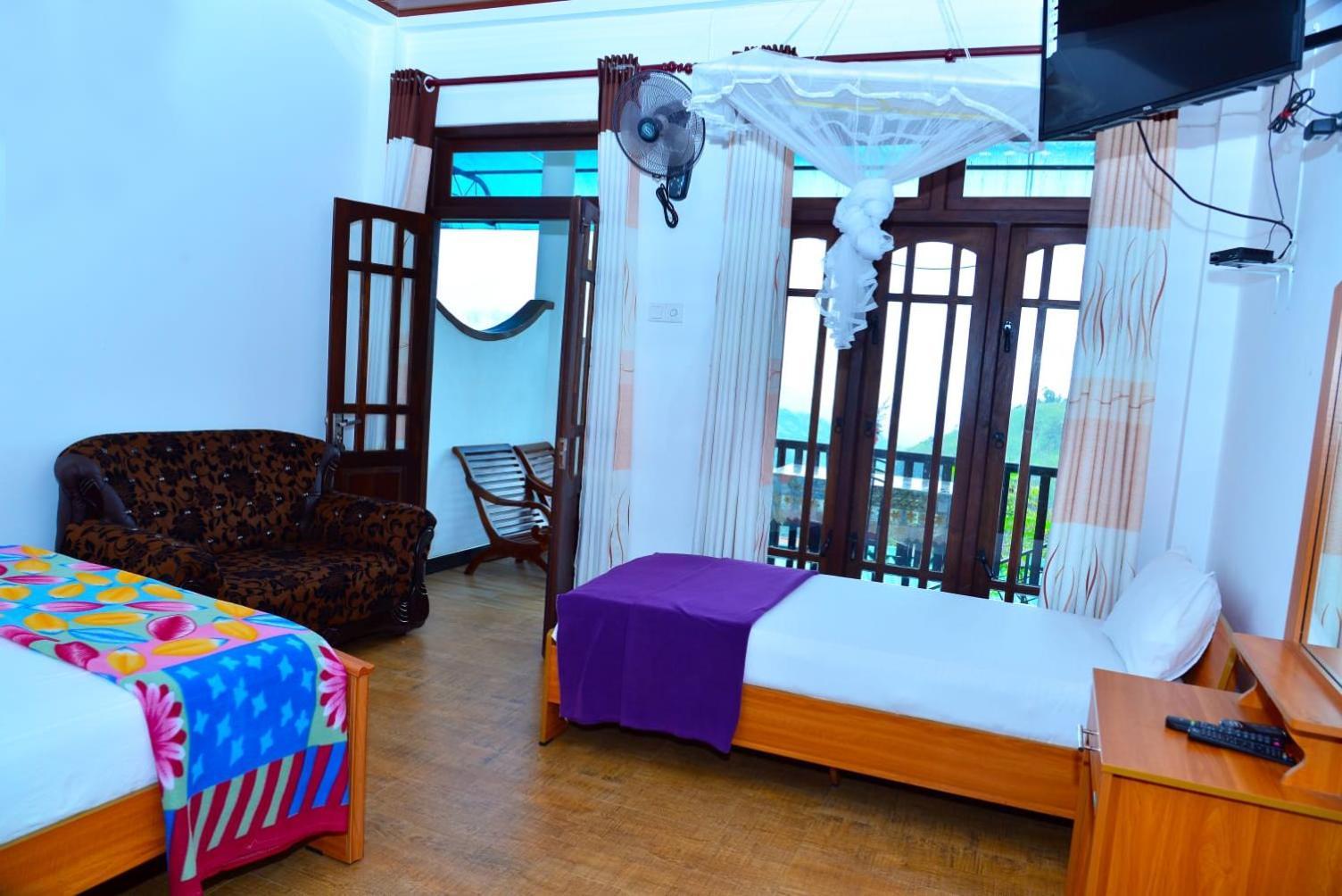 La Montagna Bed & Breakfast Ella Bagian luar foto
