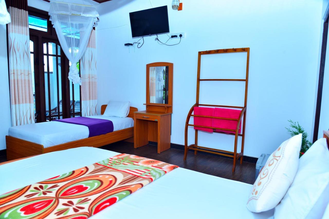La Montagna Bed & Breakfast Ella Bagian luar foto