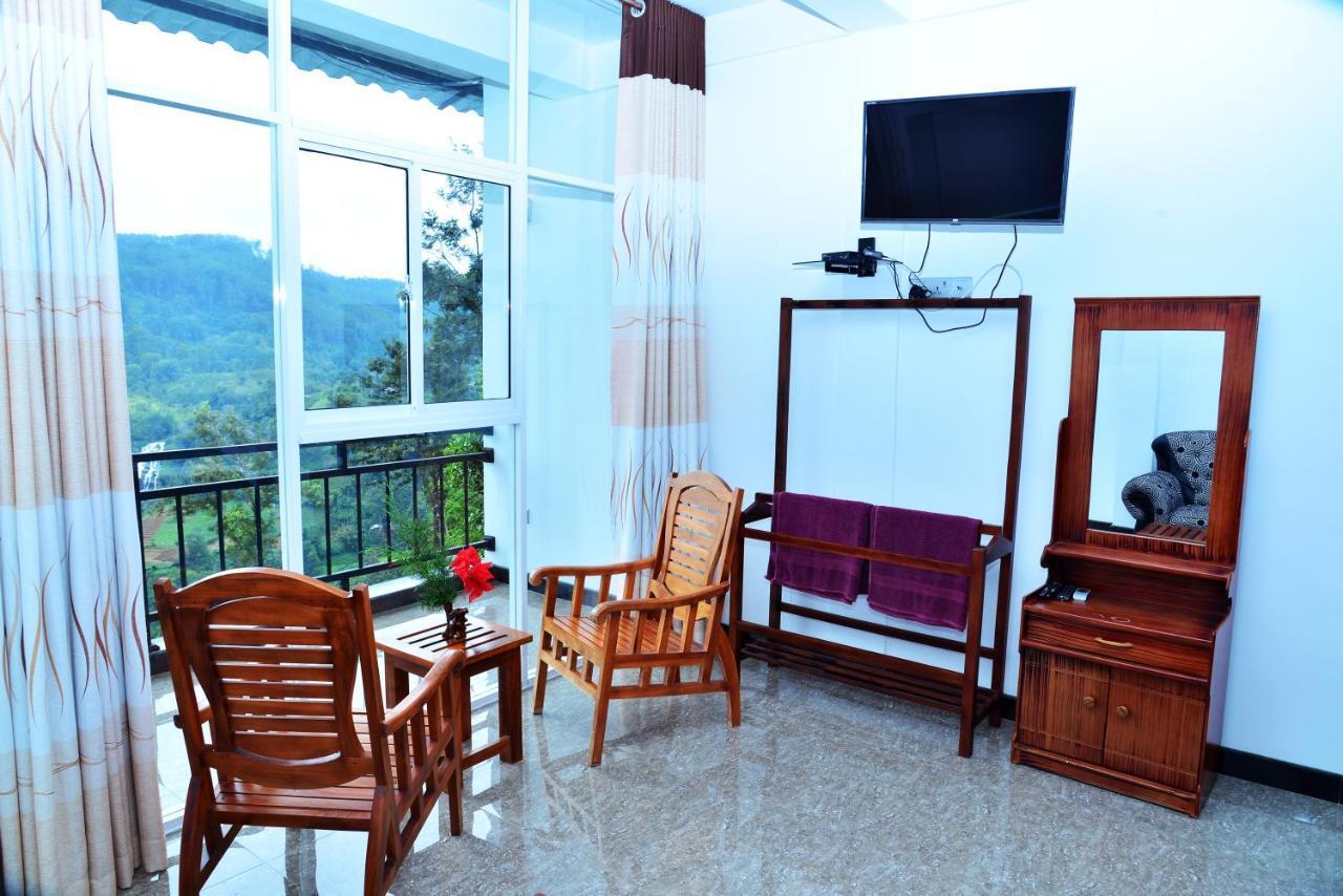 La Montagna Bed & Breakfast Ella Bagian luar foto