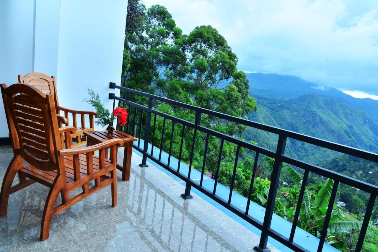 La Montagna Bed & Breakfast Ella Bagian luar foto