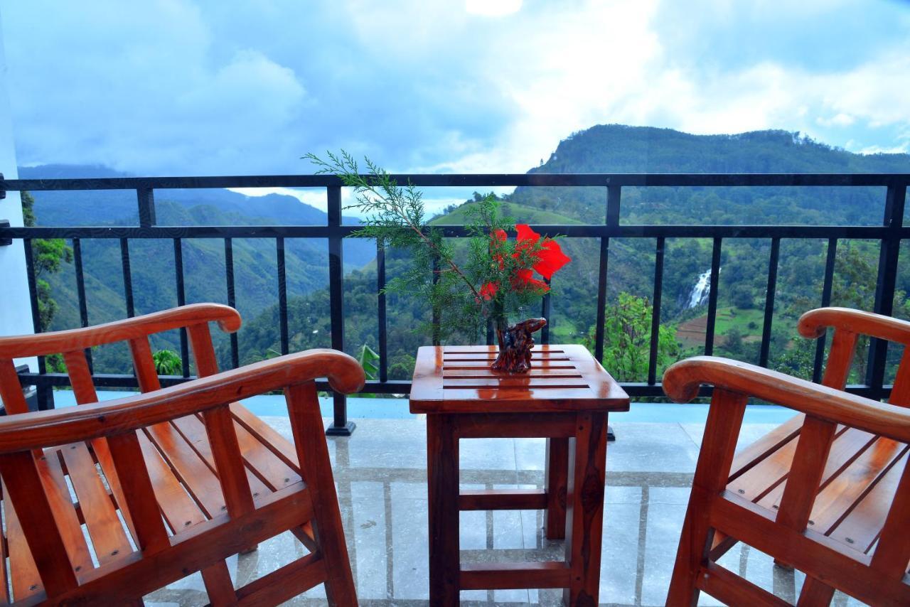 La Montagna Bed & Breakfast Ella Bagian luar foto