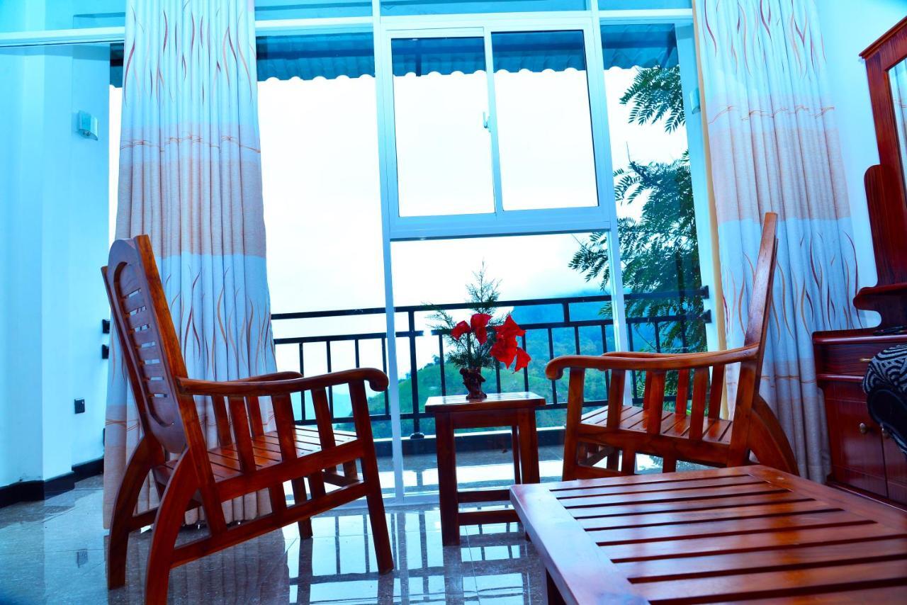 La Montagna Bed & Breakfast Ella Bagian luar foto