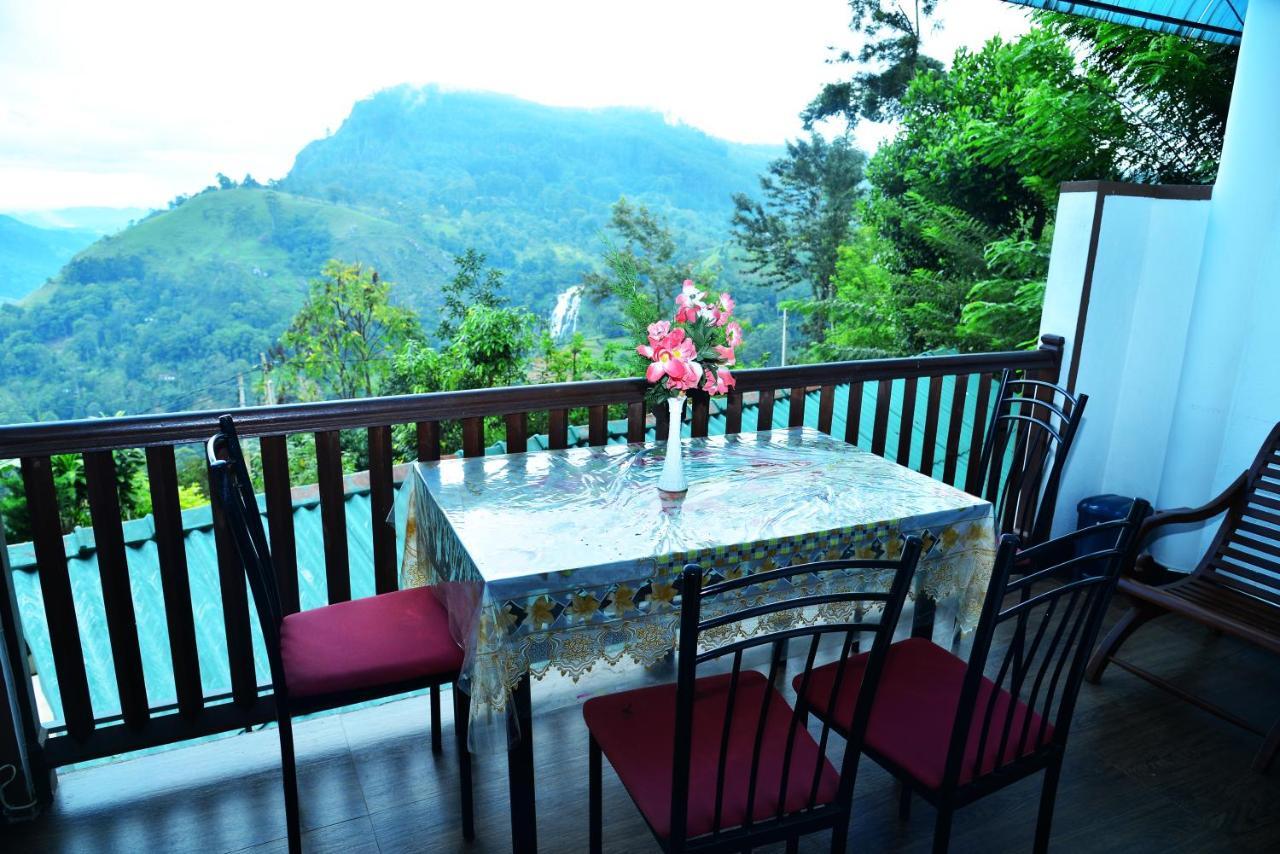 La Montagna Bed & Breakfast Ella Bagian luar foto