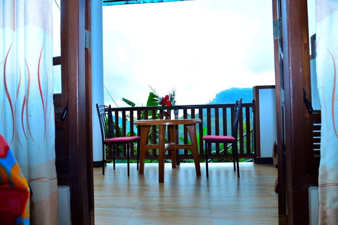 La Montagna Bed & Breakfast Ella Bagian luar foto