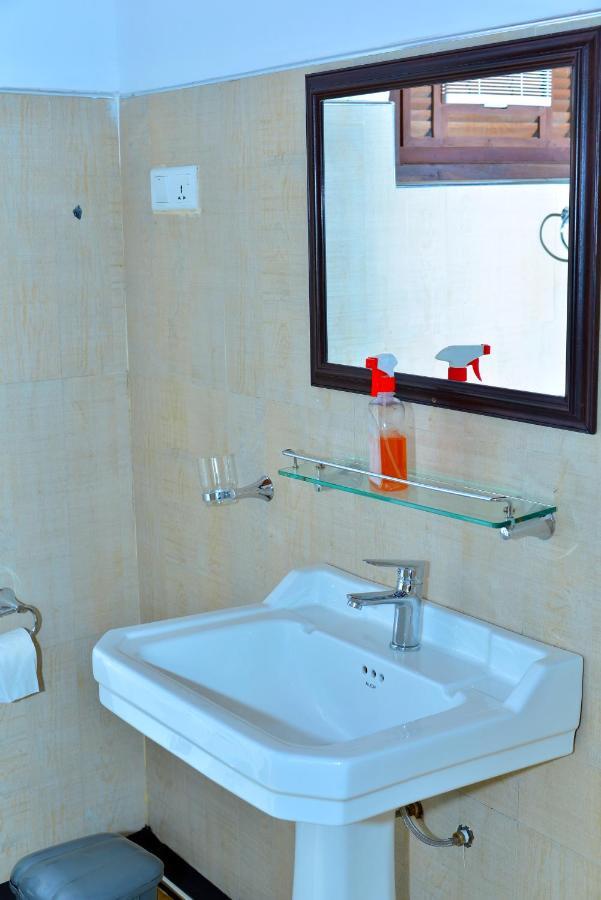 La Montagna Bed & Breakfast Ella Bagian luar foto